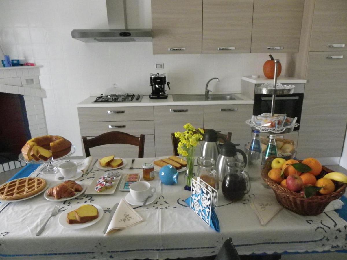 B&B&Home Restaurant La Casa Del Pescatore SantʼAnna Arresi Esterno foto